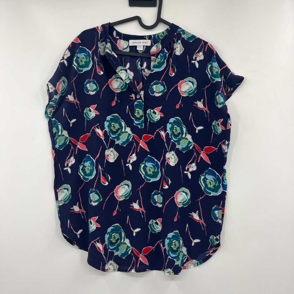 Amour Vert Silk Short Sleeve Floral Blouse